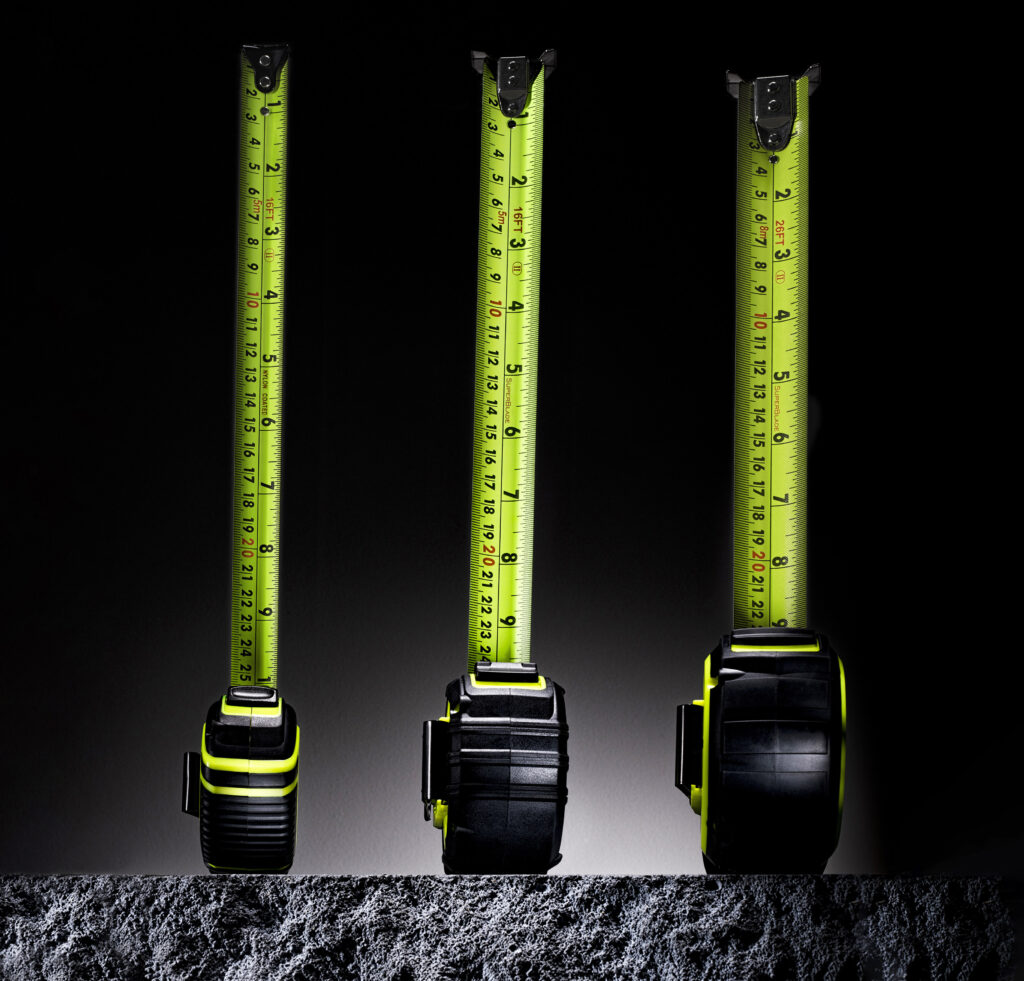 Tape measure standout blades